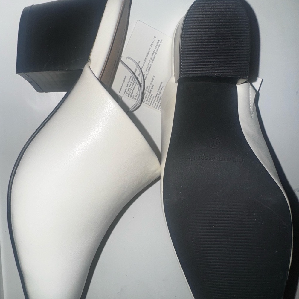New Amazon Essentials White Mules with Black Heals 7.5 Women's - Picture 2 of 6